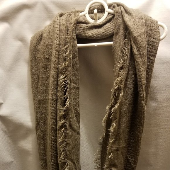 Old Navy Accessories - $4 if bundled: long brown acrylic Old Navy fringed infinity scarf